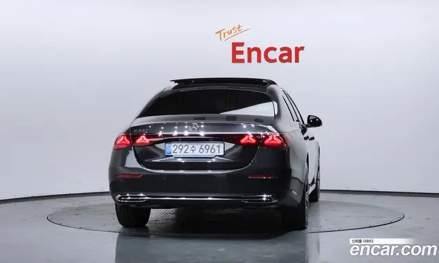 Mercedes-Benz E-Class 2025 2.0 автомат (гидро), миниатюра 4