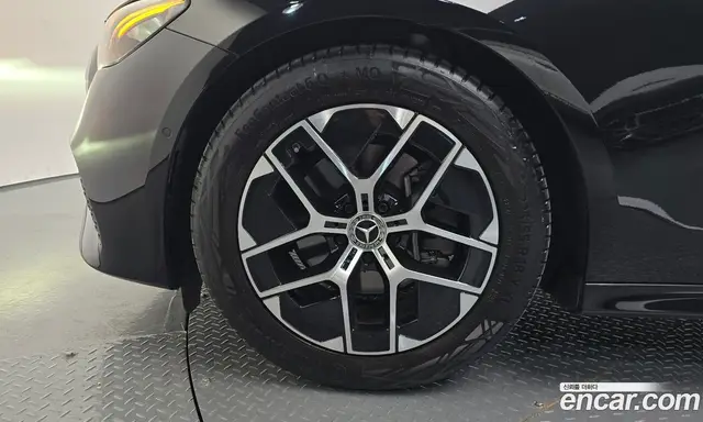 Mercedes-Benz E-Class 2025 2.0 автомат (гидро), миниатюра 4 Mercedes-Benz E-Class 2025 2.0 автомат (гидро), миниатюра 4