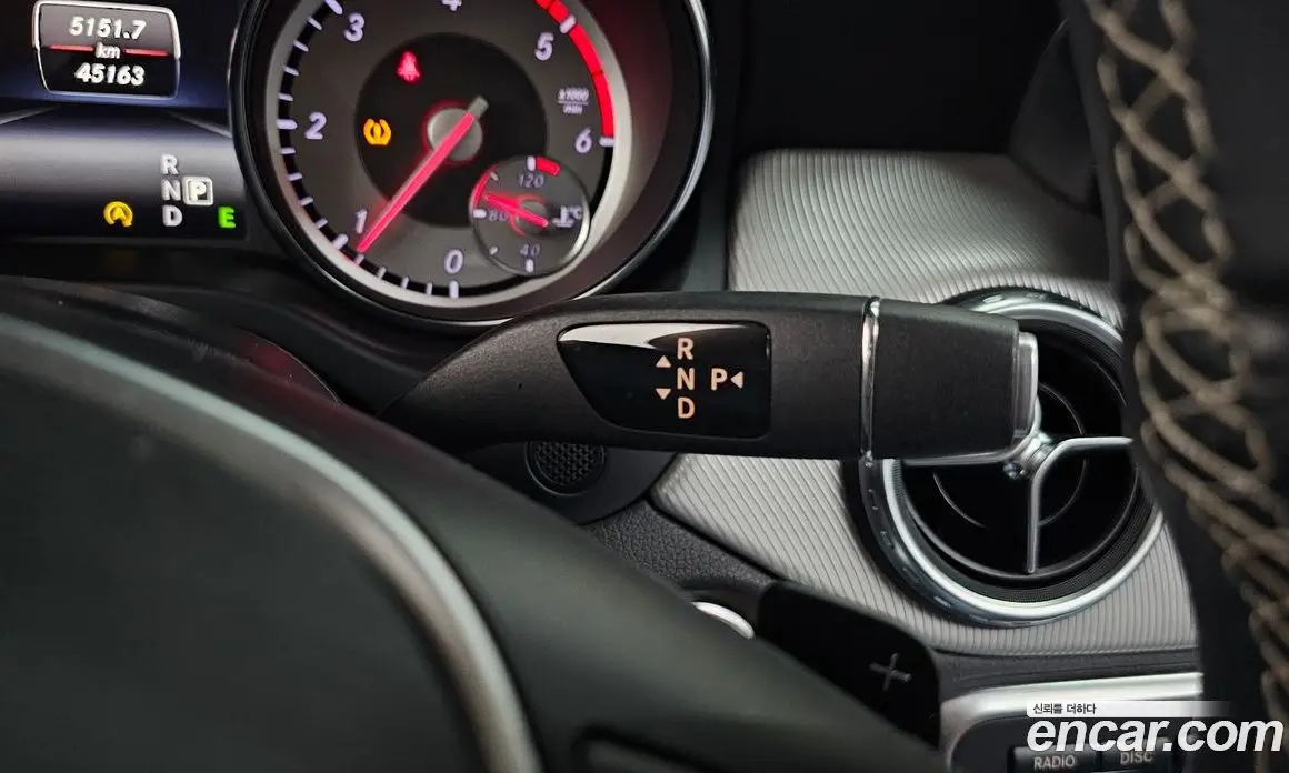 Mercedes-Benz GLA-Class 2015 2.1 автомат (гидро), фото 9 Mercedes-Benz GLA-Class 2015 2.1 автомат (гидро), фото 9