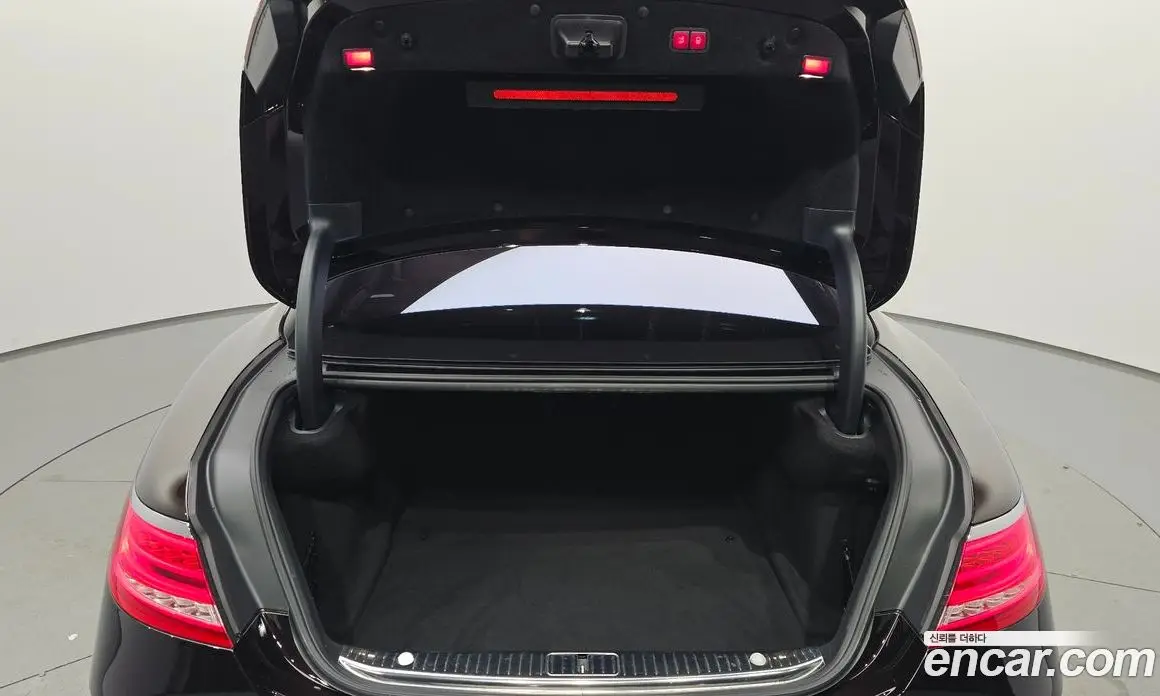 Mercedes-Benz S-Class 2017 3.0 автомат (гидро), фото 20 Mercedes-Benz S-Class 2017 3.0 автомат (гидро), фото 20