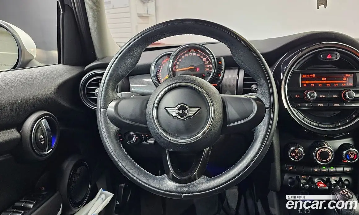 Mini Cooper 2015 1.5 автомат (гидро), фото 13 Mini Cooper 2015 1.5 автомат (гидро), фото 13