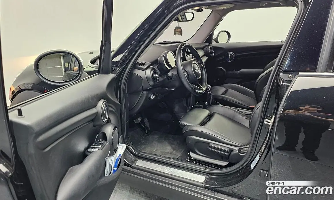 Mini Cooper 2015 1.5 автомат (гидро), фото 10 Mini Cooper 2015 1.5 автомат (гидро), фото 10
