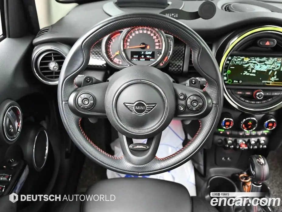 Mini Cooper 2018 2.0 автомат (гидро), фото 13 Mini Cooper 2018 2.0 автомат (гидро), фото 13