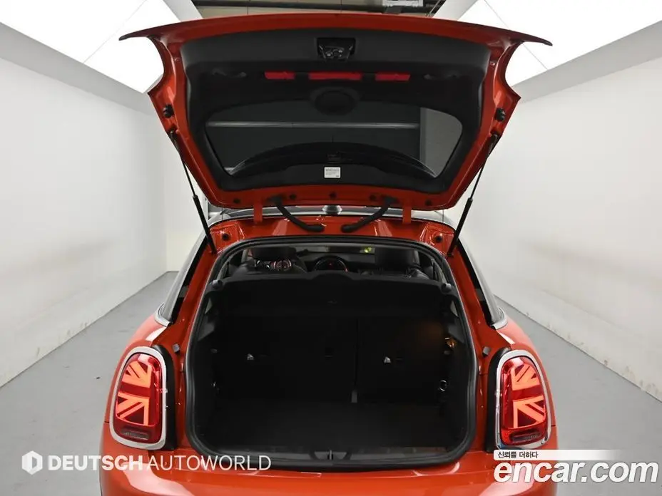 Mini Cooper 2018 2.0 автомат (гидро), фото 19 Mini Cooper 2018 2.0 автомат (гидро), фото 19