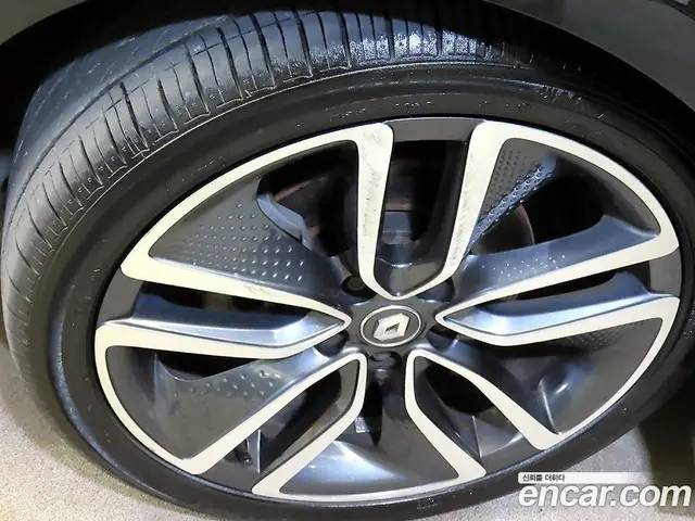 Renault (Samsung) SM6 2016 1.6 автомат (гидро), миниатюра 5 Renault (Samsung) SM6 2016 1.6 автомат (гидро), миниатюра 5