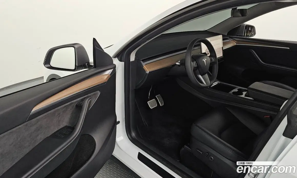 Tesla Model Y 2023 0.2 автомат (гидро), фото 13