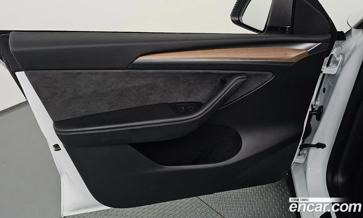 Tesla Model Y 2023 0.2 автомат (гидро), фото 14