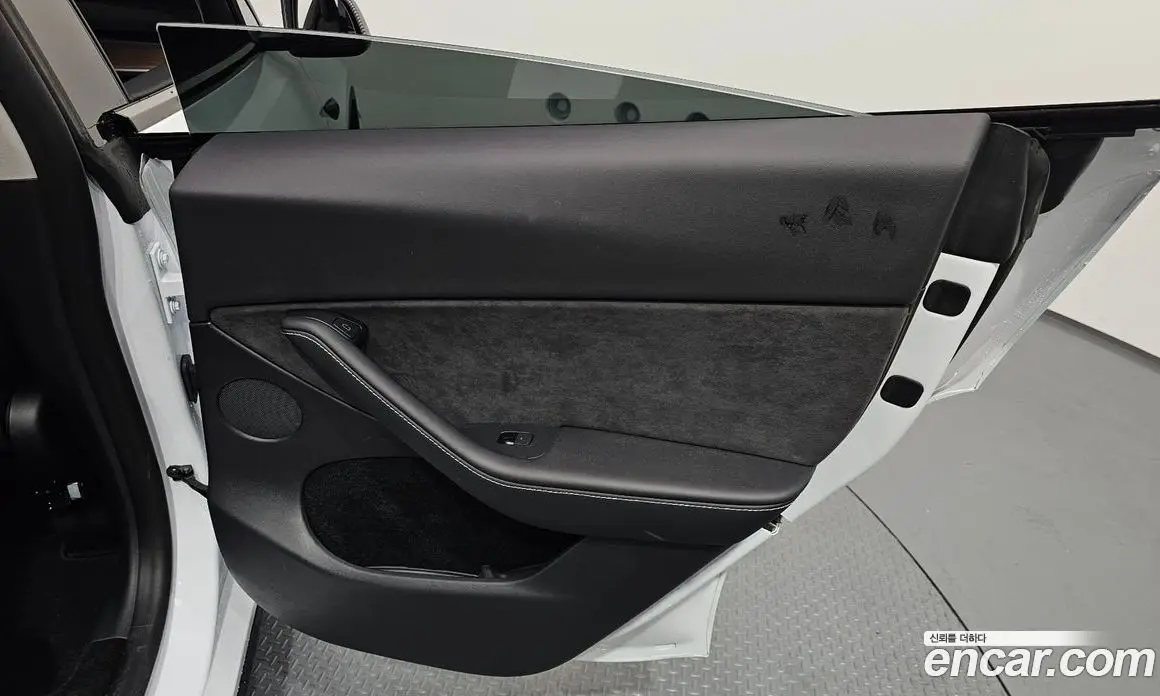 Tesla Model Y 2023 0.2 автомат (гидро), фото 15