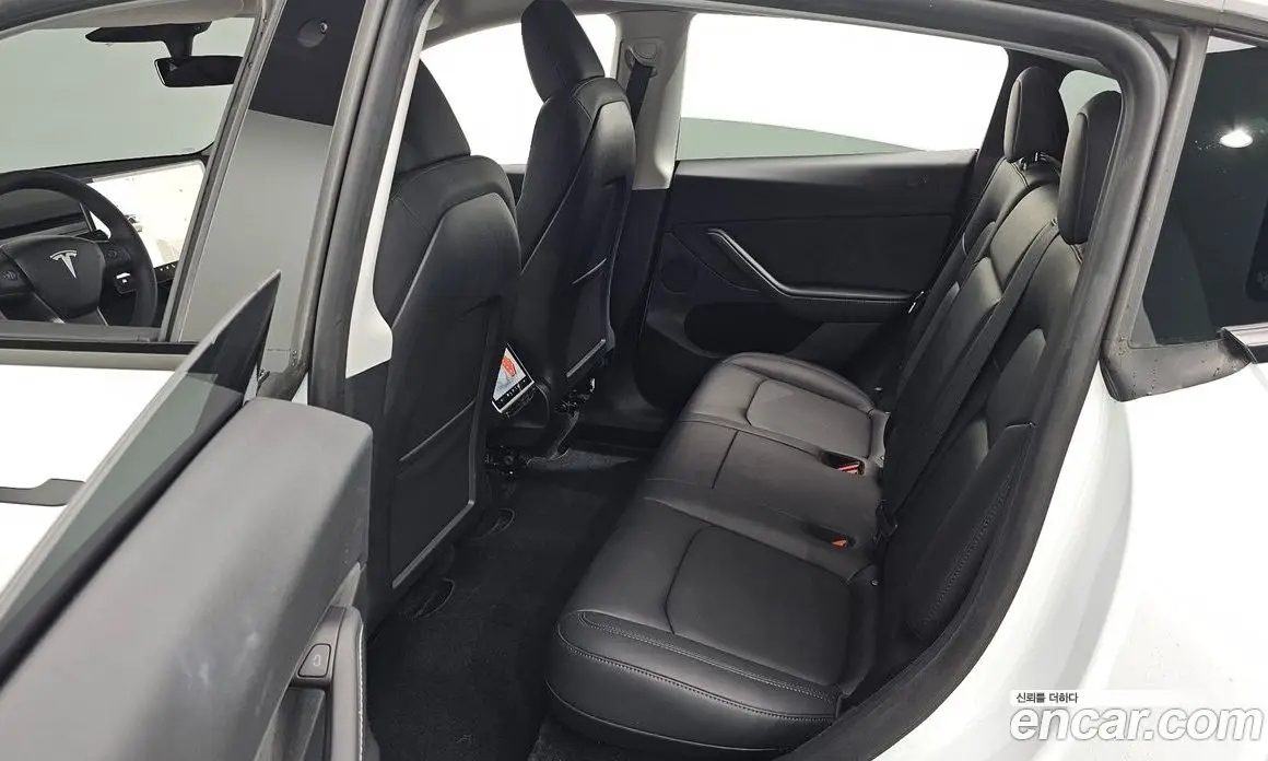 Tesla Model Y 2023 0.2 автомат (гидро), фото 17