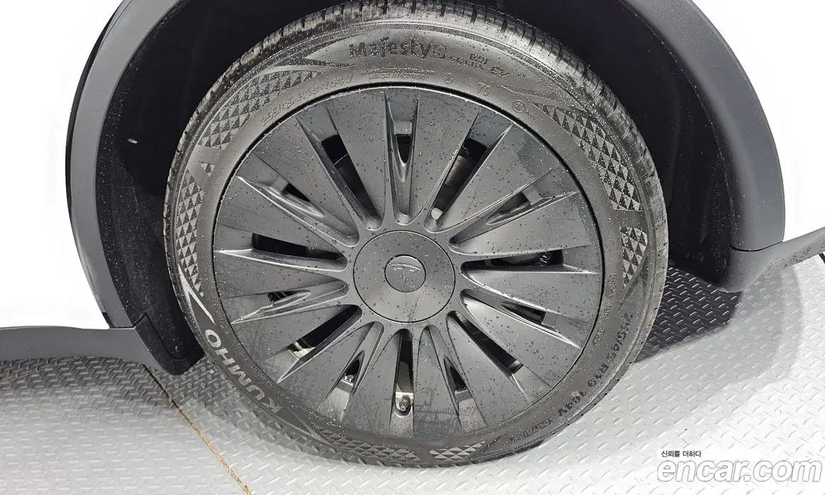 Tesla Model Y 2023 0.2 автомат (гидро), фото 7