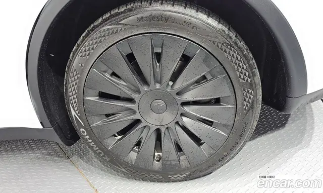 Tesla Model Y 2023 0.2 автомат (гидро), миниатюра 7