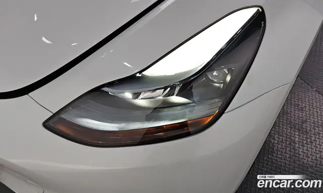 Tesla Model Y 2023 0.2 автомат (гидро), миниатюра 8