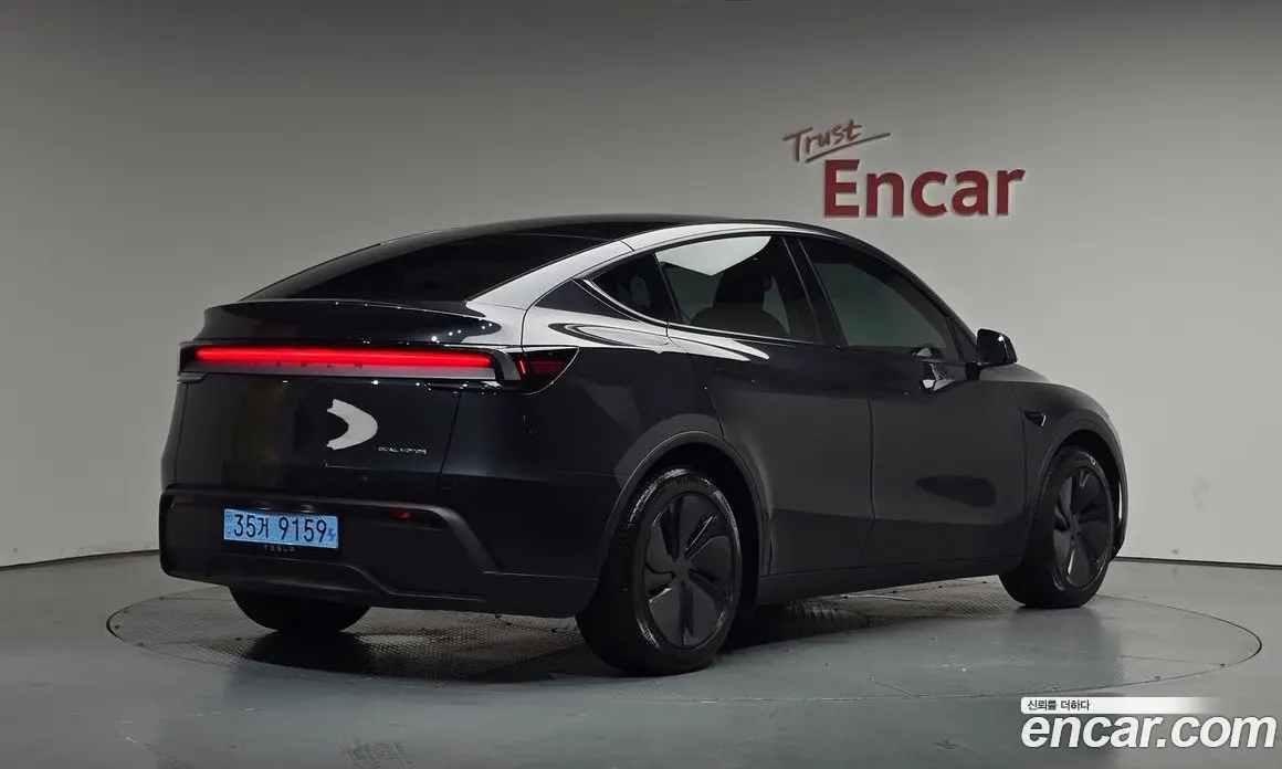 Tesla Model Y 2025 0.2 автомат (гидро), фото 1 Tesla Model Y 2025 0.2 автомат (гидро), фото 1