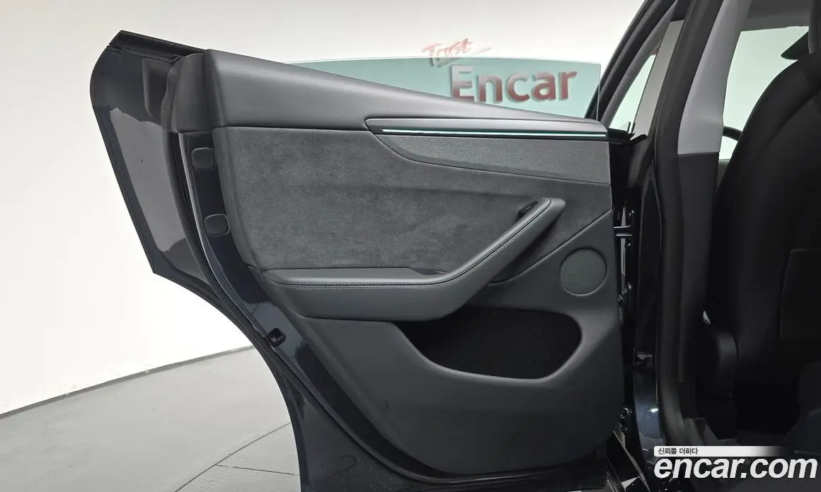 Tesla Model Y 2025 0.2 автомат (гидро), фото 14 Tesla Model Y 2025 0.2 автомат (гидро), фото 14