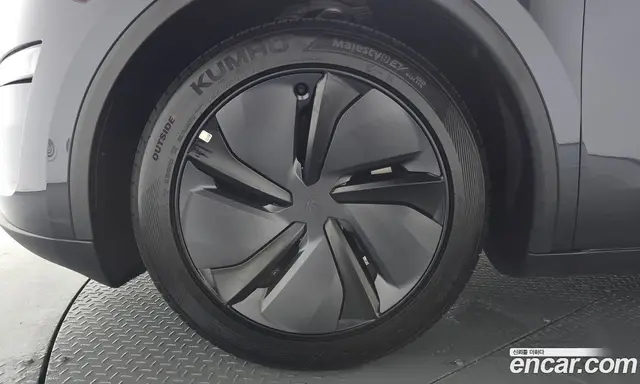Tesla Model Y 2025 0.2 автомат (гидро), миниатюра 4 Tesla Model Y 2025 0.2 автомат (гидро), миниатюра 4