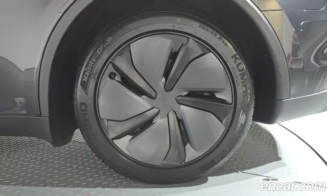 Tesla Model Y 2025 0.2 автомат (гидро), миниатюра 6 Tesla Model Y 2025 0.2 автомат (гидро), миниатюра 6