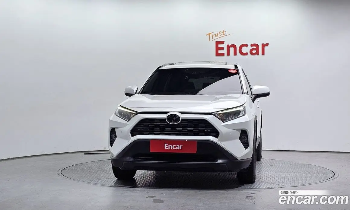 Toyota RAV4 2019 2.5 автомат (гидро), фото 3 Toyota RAV4 2019 2.5 автомат (гидро), фото 3