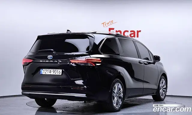 Toyota Sienna 2023 2.5 автомат (гидро), миниатюра 1 Toyota Sienna 2023 2.5 автомат (гидро), миниатюра 1
