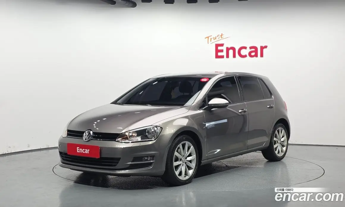 Volkswagen Golf 2013 1.6 автомат (гидро), фото 1 Volkswagen Golf 2013 1.6 автомат (гидро), фото 1
