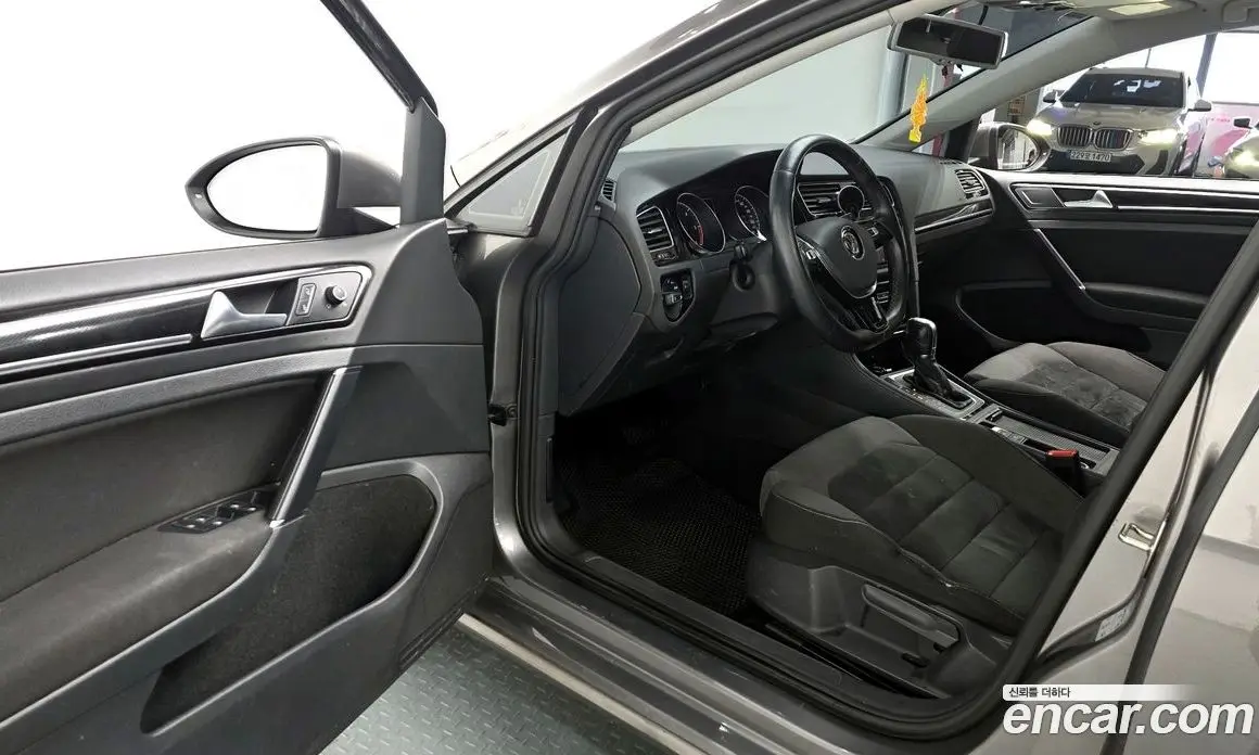 Volkswagen Golf 2013 1.6 автомат (гидро), фото 10 Volkswagen Golf 2013 1.6 автомат (гидро), фото 10