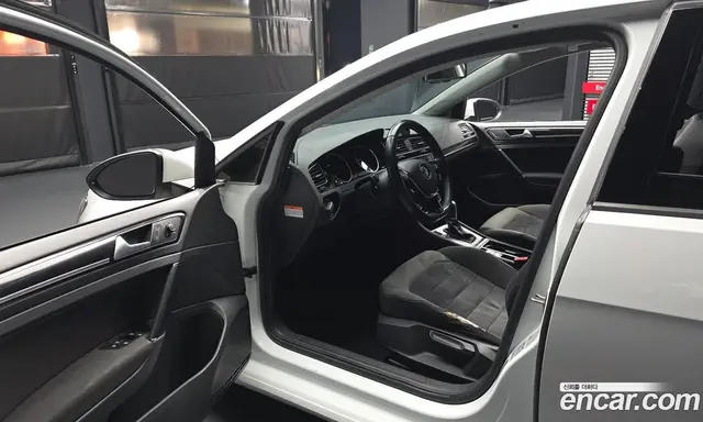 Volkswagen Golf 2015 2.0 автомат (гидро), миниатюра 10 Volkswagen Golf 2015 2.0 автомат (гидро), миниатюра 10