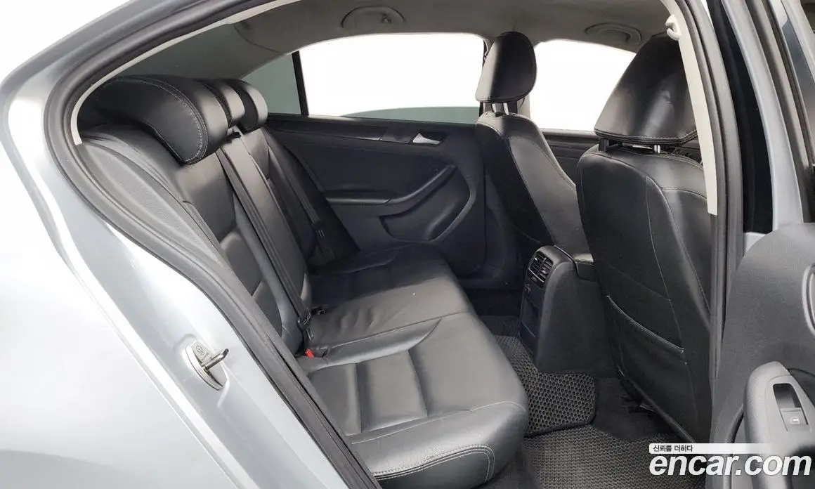 Volkswagen Jetta 2012 1.6 автомат (гидро), фото 11 Volkswagen Jetta 2012 1.6 автомат (гидро), фото 11