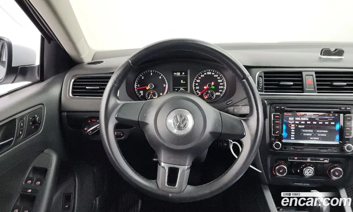 Volkswagen Jetta 2012 1.6 автомат (гидро), фото 13 Volkswagen Jetta 2012 1.6 автомат (гидро), фото 13