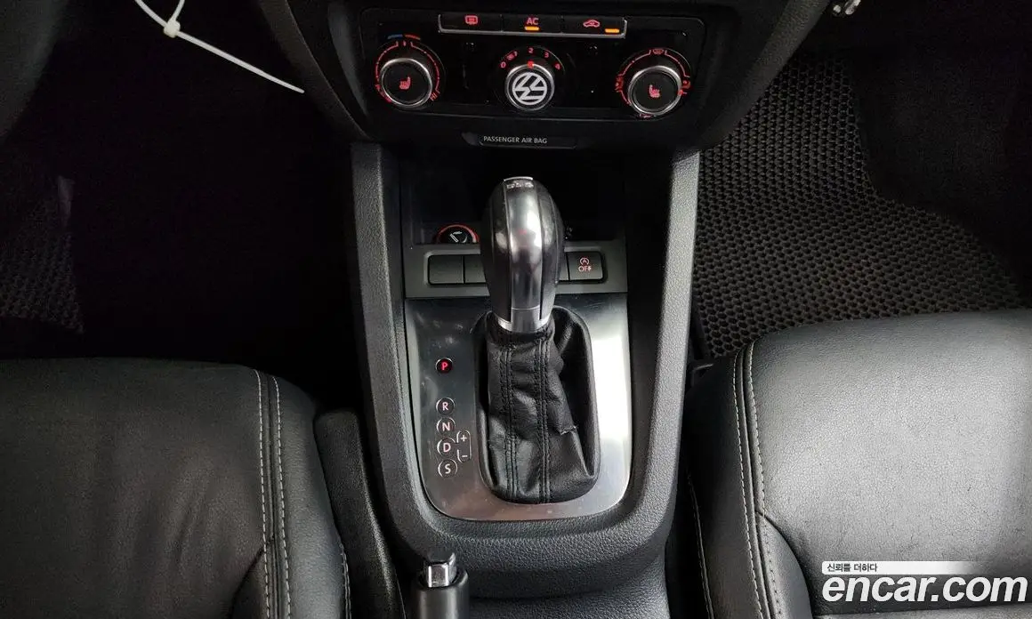 Volkswagen Jetta 2012 1.6 автомат (гидро), фото 9 Volkswagen Jetta 2012 1.6 автомат (гидро), фото 9