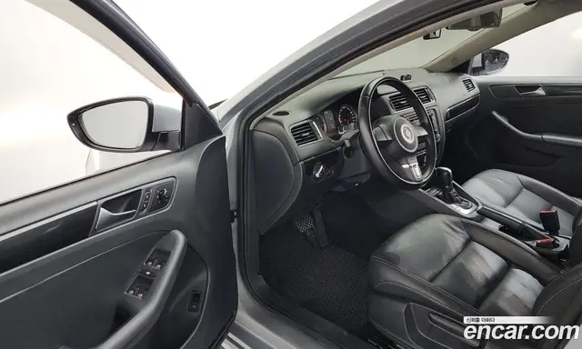 Volkswagen Jetta 2012 1.6 автомат (гидро), миниатюра 10 Volkswagen Jetta 2012 1.6 автомат (гидро), миниатюра 10