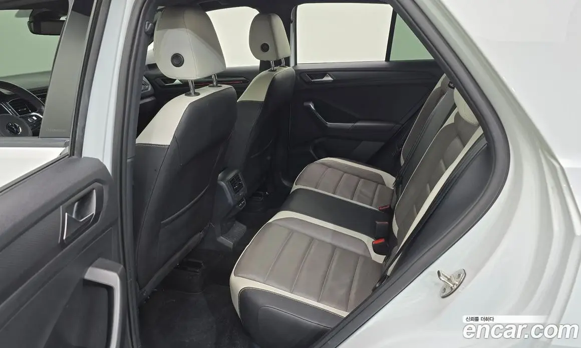 Volkswagen T-Roc 2021 2.0 автомат (гидро), фото 11 Volkswagen T-Roc 2021 2.0 автомат (гидро), фото 11