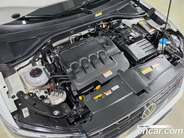 Volkswagen T-Roc 2021 2.0 автомат (гидро), миниатюра 6 Volkswagen T-Roc 2021 2.0 автомат (гидро), миниатюра 6
