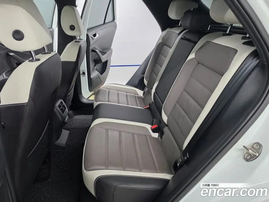 Volkswagen T-Roc 2021 2.0 автомат (гидро), фото 10 Volkswagen T-Roc 2021 2.0 автомат (гидро), фото 10