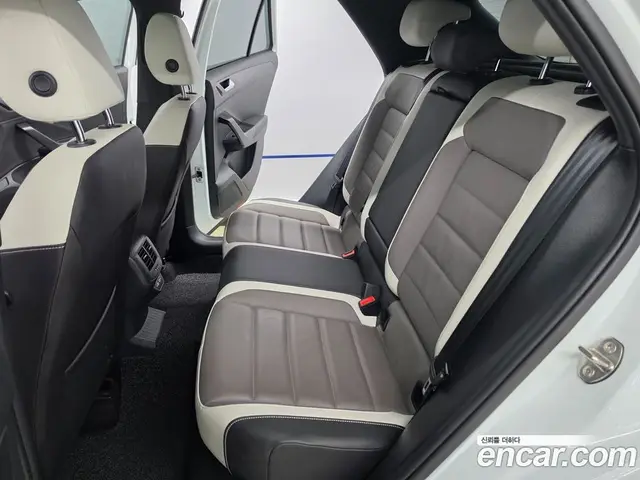 Volkswagen T-Roc 2021 2.0 автомат (гидро), миниатюра 10 Volkswagen T-Roc 2021 2.0 автомат (гидро), миниатюра 10
