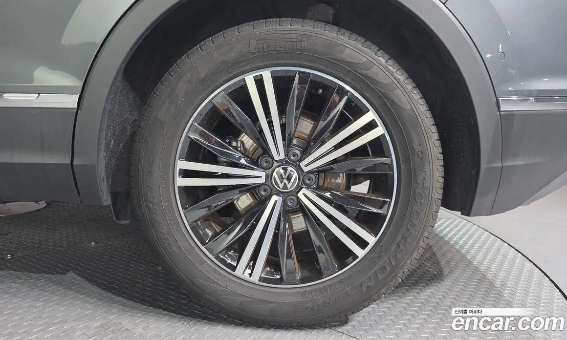 Volkswagen Tiguan 2020 2.0 автомат (гидро), фото 5 Volkswagen Tiguan 2020 2.0 автомат (гидро), фото 5