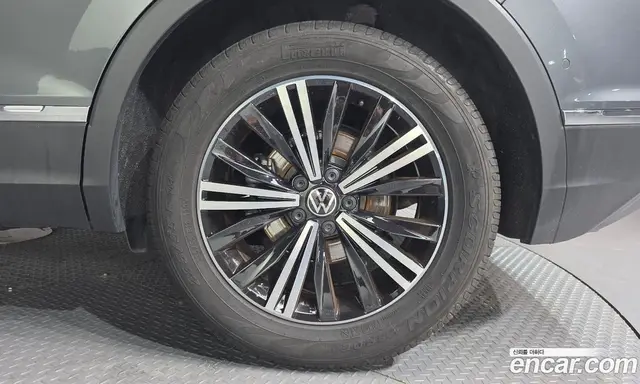 Volkswagen Tiguan 2020 2.0 автомат (гидро), миниатюра 5 Volkswagen Tiguan 2020 2.0 автомат (гидро), миниатюра 5