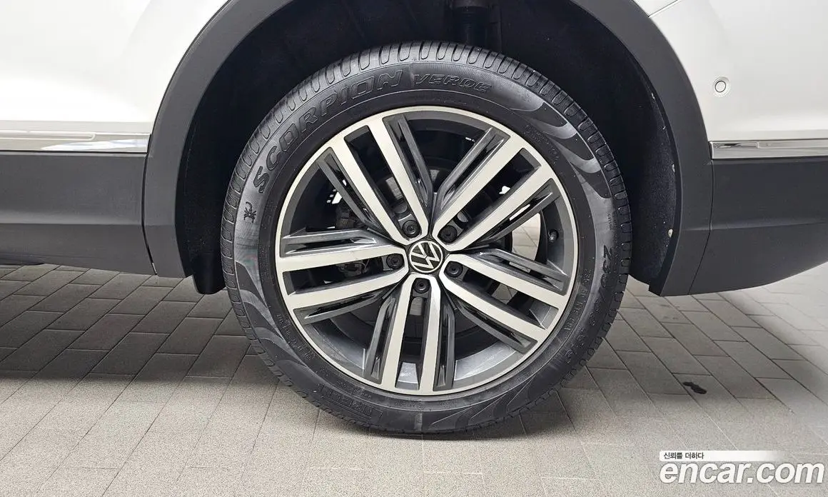 Volkswagen Tiguan 2024 2.0 автомат (гидро), фото 7 Volkswagen Tiguan 2024 2.0 автомат (гидро), фото 7