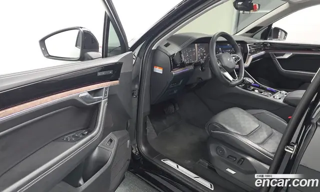 Volkswagen Touareg 2024 3.0 автомат (гидро), миниатюра 10 Volkswagen Touareg 2024 3.0 автомат (гидро), миниатюра 10