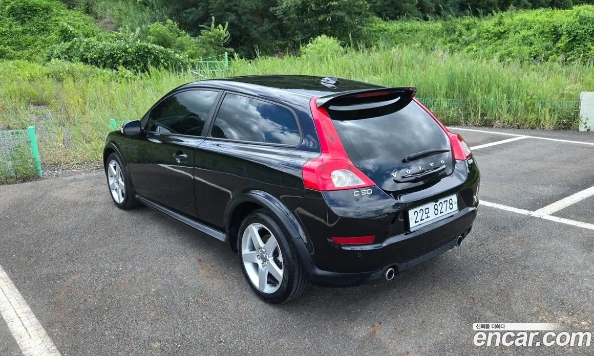Volvo C30 2011 2.0 автомат (гидро), фото 3 Volvo C30 2011 2.0 автомат (гидро), фото 3