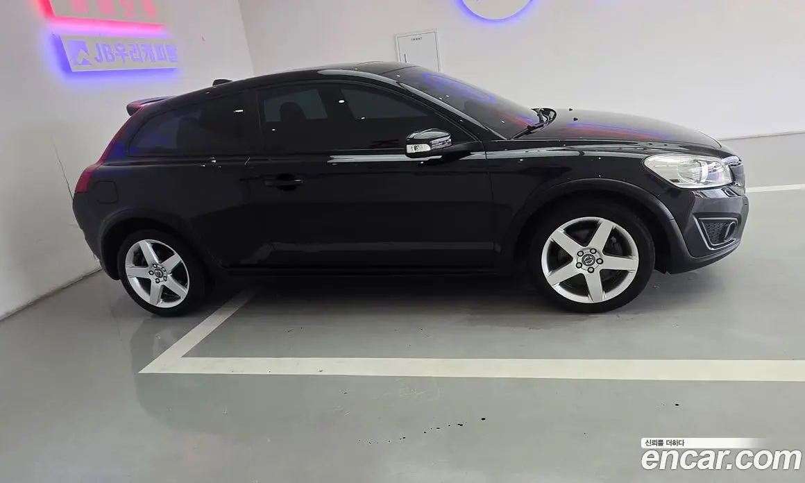 Volvo C30 2011 2.0 автомат (гидро), фото 6 Volvo C30 2011 2.0 автомат (гидро), фото 6