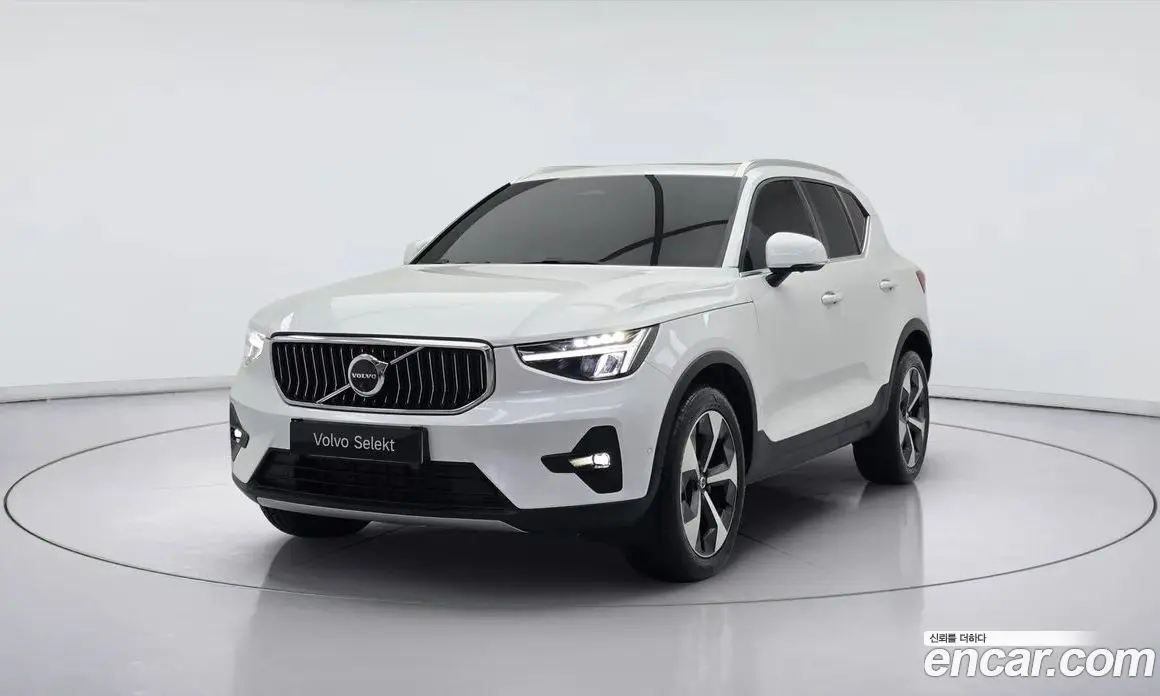Volvo XC40 2022 2.0 автомат (гидро), фото 1 Volvo XC40 2022 2.0 автомат (гидро), фото 1