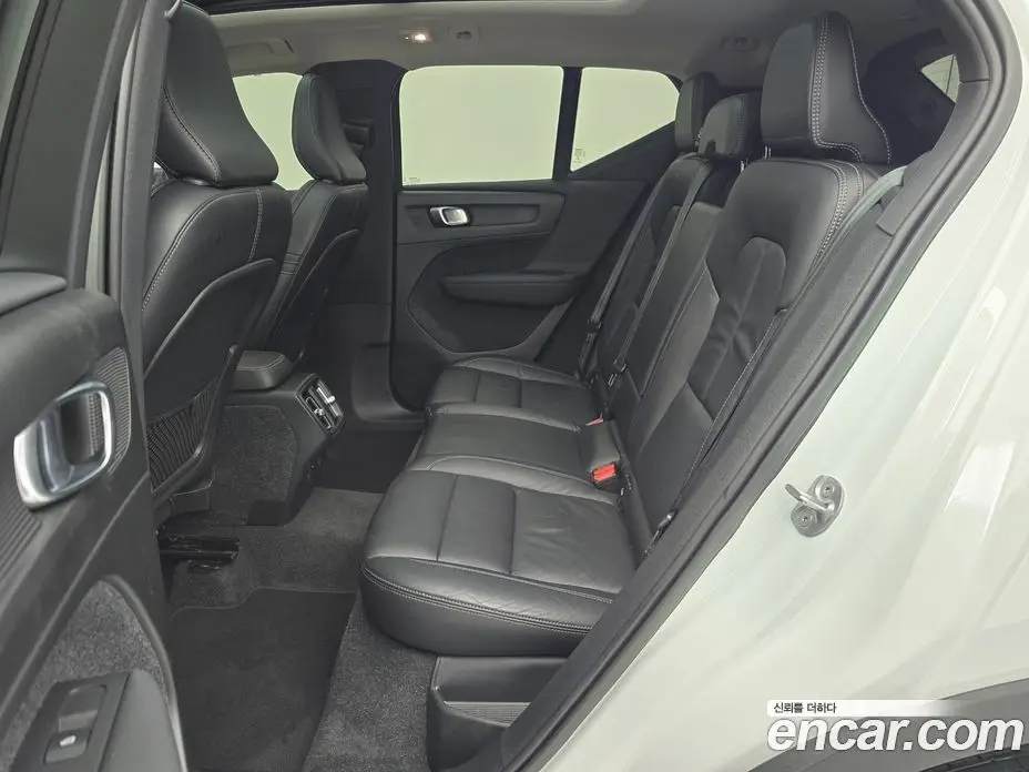 Volvo XC40 2022 2.0 автомат (гидро), фото 11 Volvo XC40 2022 2.0 автомат (гидро), фото 11