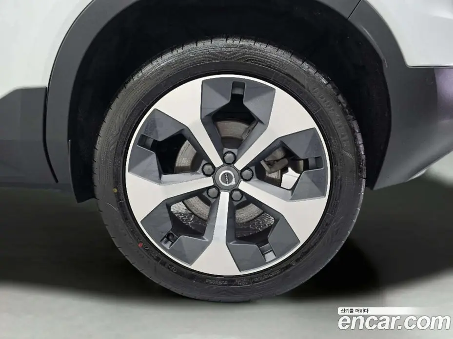 Volvo XC40 2022 2.0 автомат (гидро), фото 15 Volvo XC40 2022 2.0 автомат (гидро), фото 15