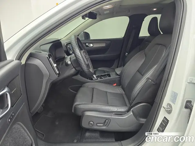 Volvo XC40 2022 2.0 автомат (гидро), миниатюра 9 Volvo XC40 2022 2.0 автомат (гидро), миниатюра 9