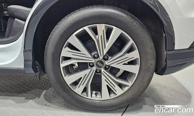 Audi Q4 e-tron 2025 0.2 автомат (гидро), миниатюра 7