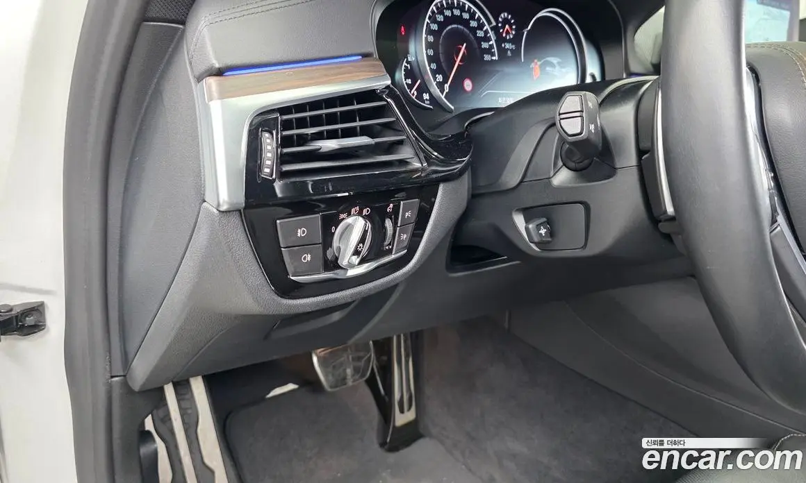 BMW 5 серия 2017 2.0 автомат (гидро), фото 28 BMW 5 серия 2017 2.0 автомат (гидро), фото 28