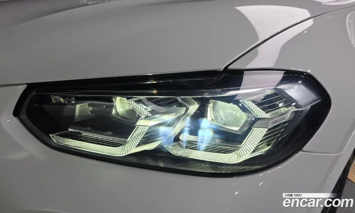 BMW X3 2024 2.0 автомат (гидро), фото 8