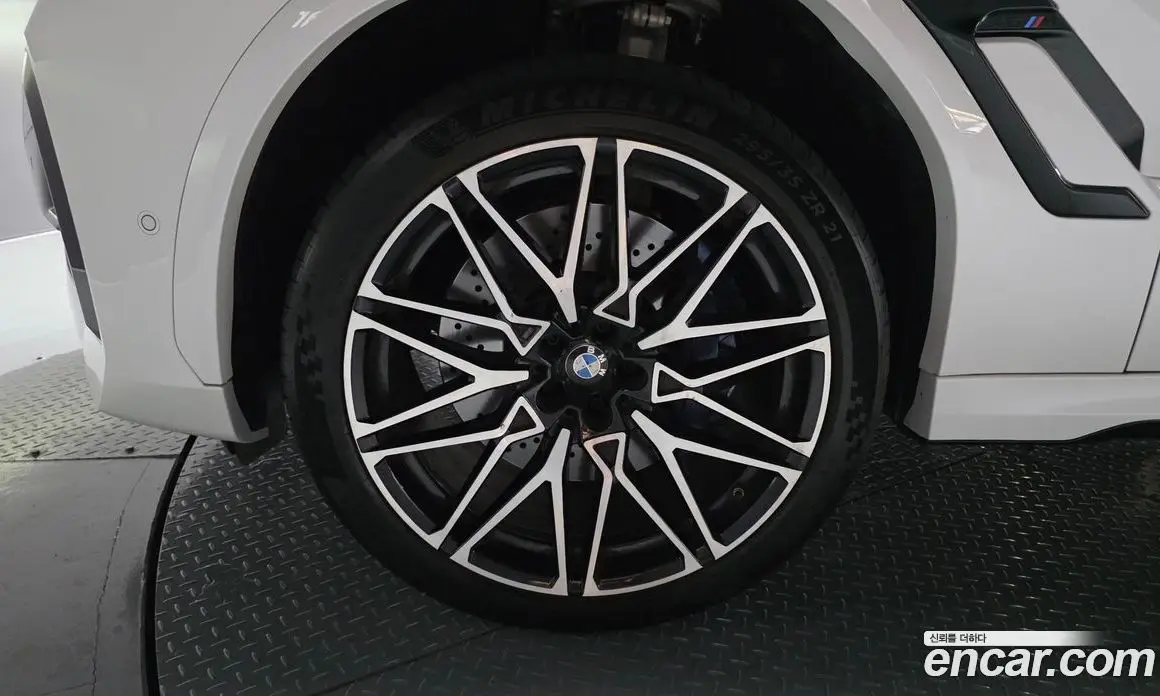 BMW X6M 2024 4.4 автомат (гидро), фото 5 BMW X6M 2024 4.4 автомат (гидро), фото 5