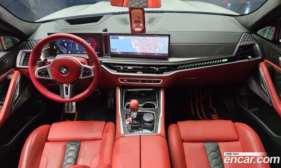 BMW X6M 2024 4.4 автомат (гидро), фото 10 BMW X6M 2024 4.4 автомат (гидро), фото 10