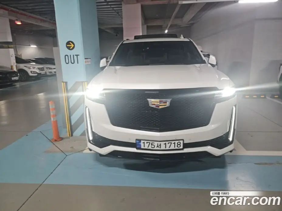 Cadillac Escalade 2023 6.2 автомат (гидро), фото 1 Cadillac Escalade 2023 6.2 автомат (гидро), фото 1