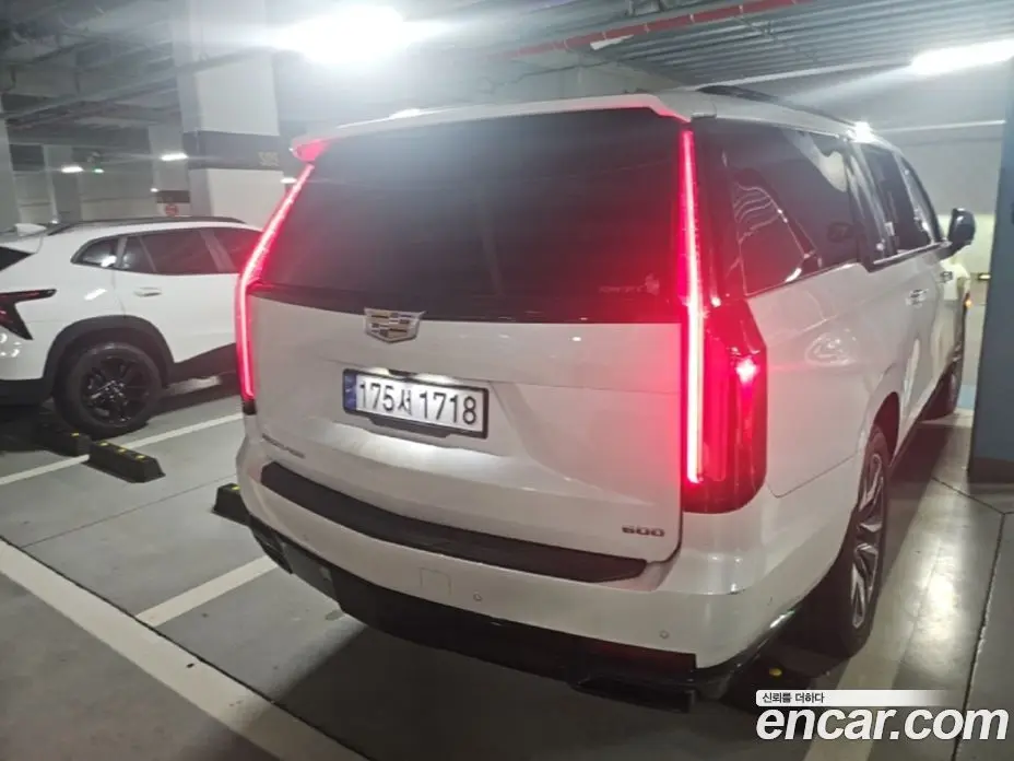 Cadillac Escalade 2023 6.2 автомат (гидро), фото 4 Cadillac Escalade 2023 6.2 автомат (гидро), фото 4
